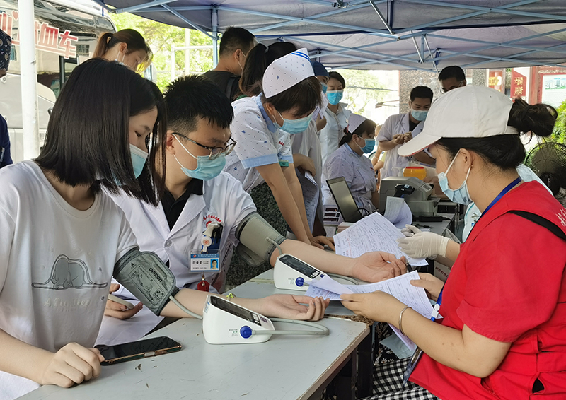 【学党史办实事】深学党史践初心 无偿献血我先行——我院组织干部职工积极参加无偿献血活动