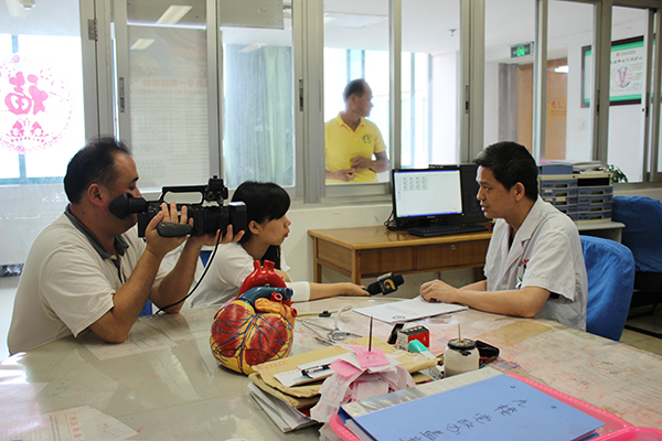 “2015年世界心脏日活动”系列报道之二――两代人同患先心病 瑞康医院两任主任先后为他们主刀